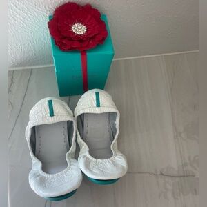 Women’s TIEKS Diamond White Ballet Flats Shoes-Size 7